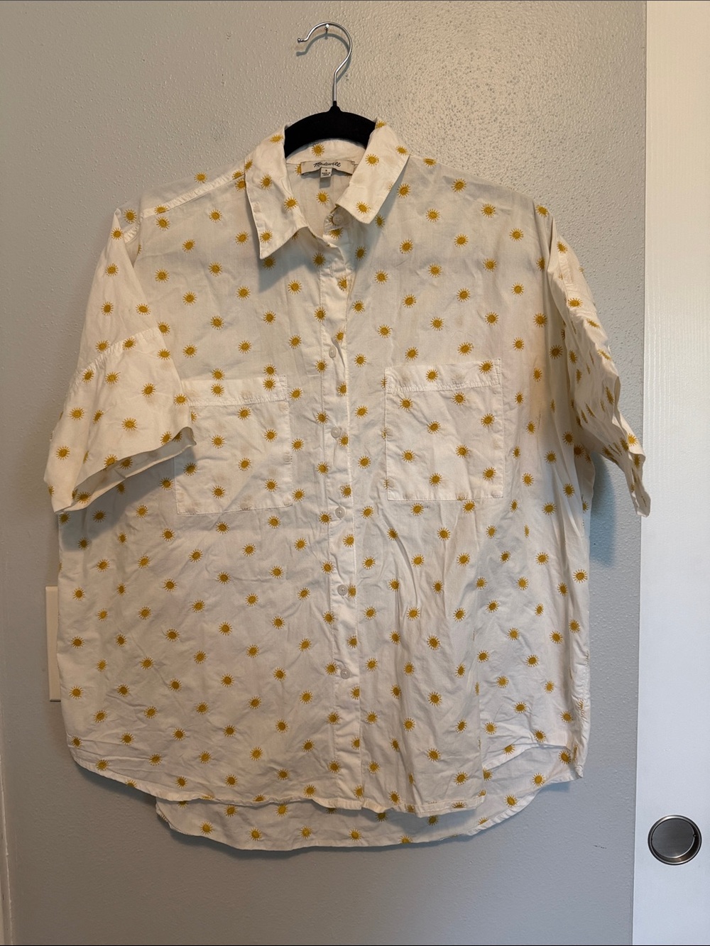 Madewell Oversized White Short-Sleeve Button-Down Shirt with Yellow Daisy Print